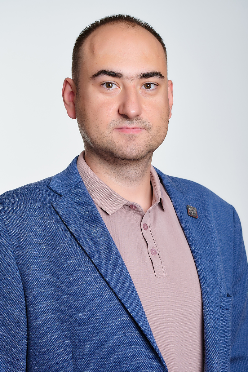 <p><b>Председатель комитета<br>
</b>Кукецяк Дмитрий Леонидович, тел.: 8 (484) 58 38404</p>